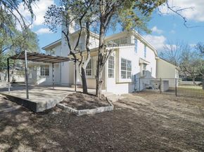 10 Lost Meadow TRL, The Hills TX 78738