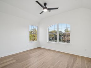 10 Lost Meadow TRL, The Hills TX 78738