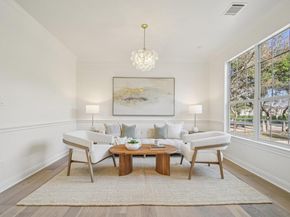 10 Lost Meadow TRL, The Hills TX 78738