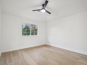 10 Lost Meadow TRL, The Hills TX 78738