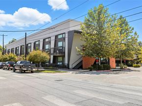 49 Navasota ST 205, Austin TX 78702