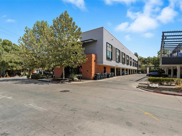 49 Navasota ST 205, Austin TX 78702