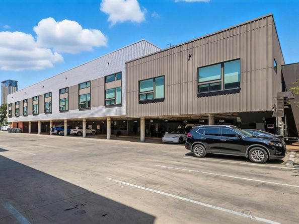 49 Navasota ST 205, Austin TX 78702