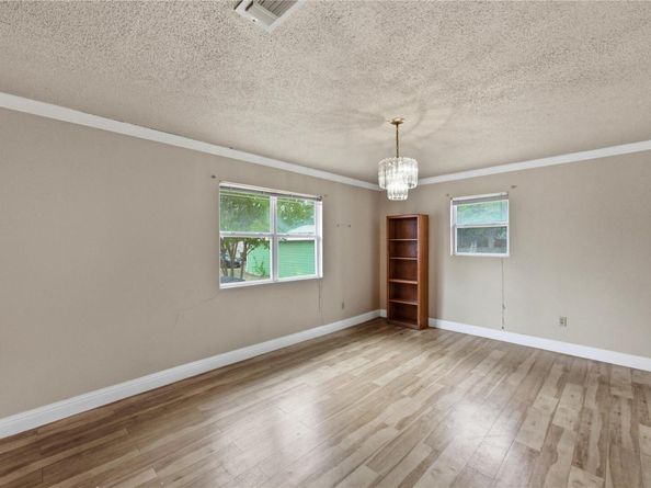 207 W 17th ST, Georgetown TX 78626