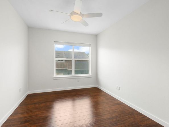 301 W Stassney LN 3, Austin TX 78745