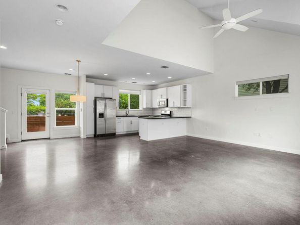 301 W Stassney LN 3, Austin TX 78745
