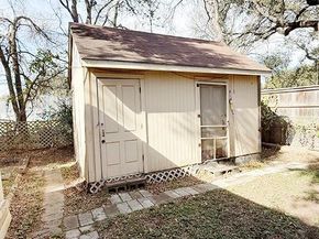 2520 S 6TH St S, Austin TX 78704