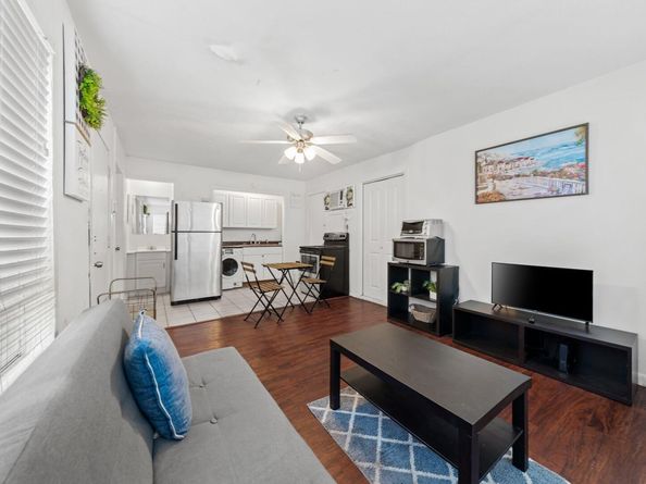 1010 W 23rd ST 16, Austin TX 78705