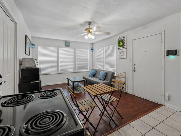 1010 W 23rd ST 16, Austin TX 78705