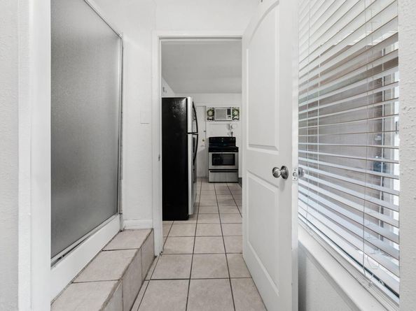 1010 W 23rd ST 16, Austin TX 78705