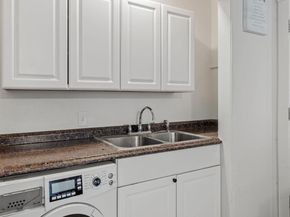 1010 W 23rd ST 16, Austin TX 78705