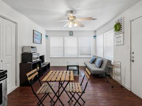 1010 W 23rd ST 16, Austin TX 78705