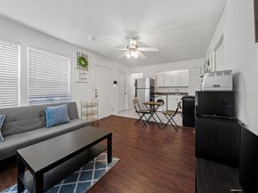 1010 W 23rd ST 16, Austin TX 78705