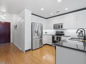 360 Nueces ST 1007, Austin TX 78701
