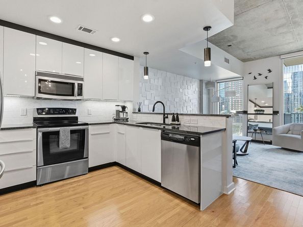 360 Nueces ST 1007, Austin TX 78701