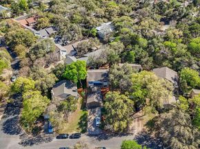 1703 Waterloo TRL B, Austin TX 78704