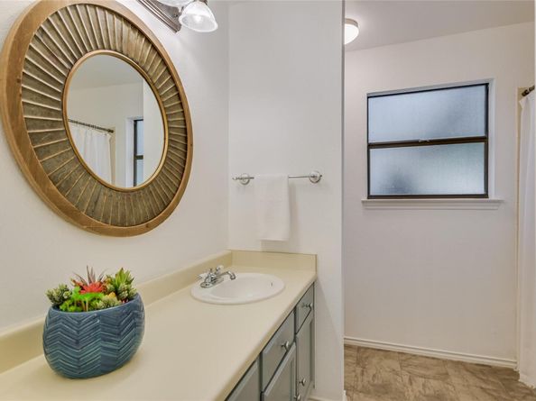 7013 Tesoro TRL, Austin TX 78729