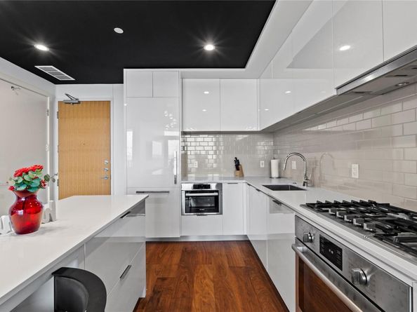44 East Ave 3103, Austin TX 78701