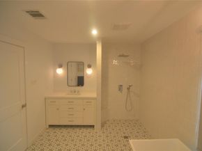 1721 Palma PLZ, Austin TX 78703