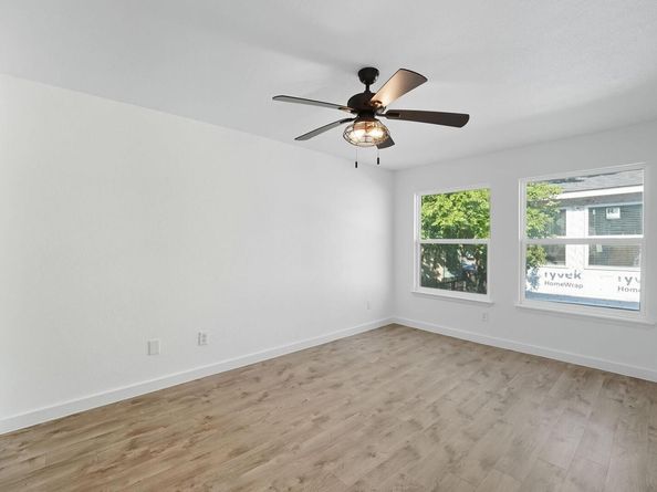 2124 Burton DR 133, Austin TX 78741