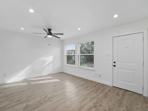 2124 Burton DR 133, Austin TX 78741