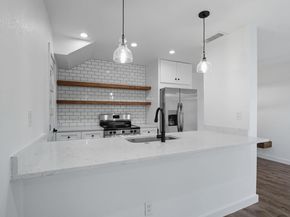 2124 Burton DR 133, Austin TX 78741