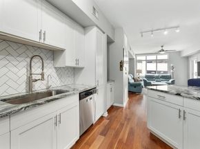 54 Rainey ST 609, Austin TX 78701