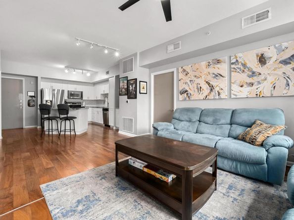 54 Rainey ST 609, Austin TX 78701