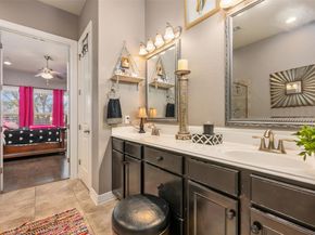 335 Lombardia DR 19E, Austin TX 78734