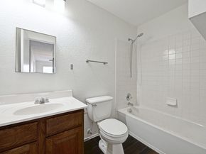1400 Geoffs DR, Austin TX 78748