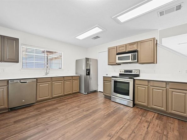 1400 Geoffs DR, Austin TX 78748