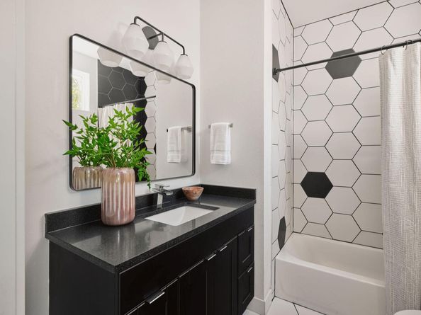 2806 Lyons RD 1, Austin TX 78702