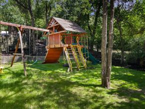 18 N Peak RD, West Lake Hills TX 78746