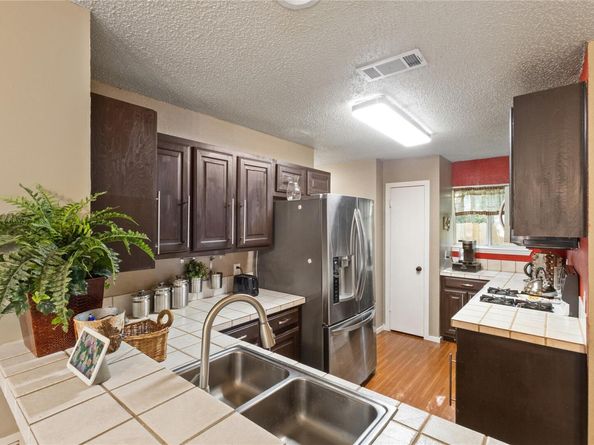 2107 Raintree Path, Round Rock TX 78664