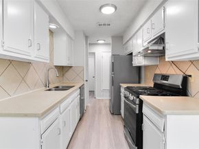 8015 Scotland Yard, Austin TX 78759