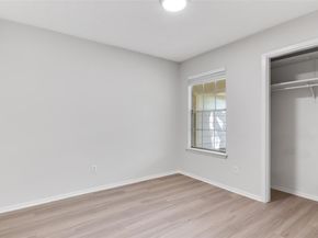 8015 Scotland Yard, Austin TX 78759
