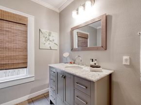 1706 Pennsylvania Ave, Austin TX 78702