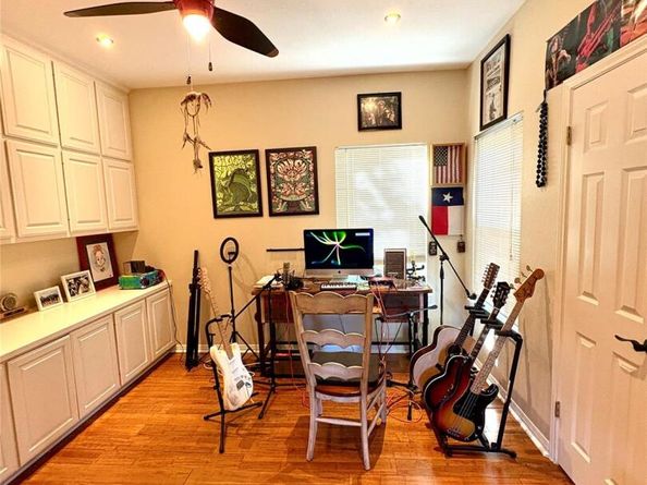 6000 Ironwood CV, Austin TX 78759