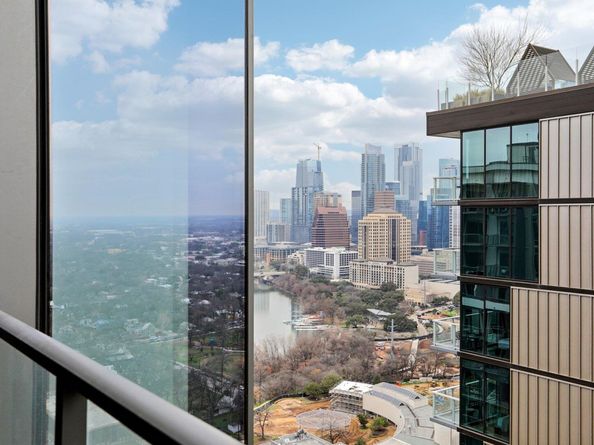 44 East Ave 2806, Austin TX 78701