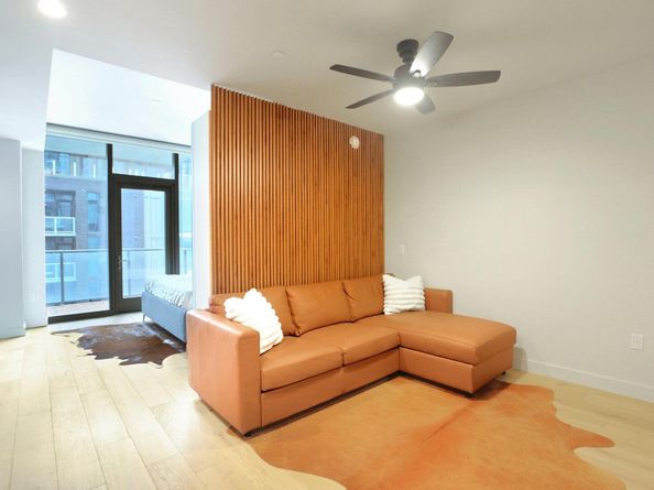 44 East Ave 2806, Austin TX 78701