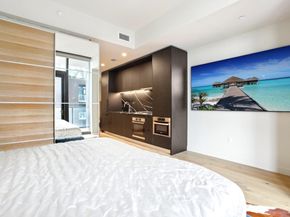 44 East Ave 2806, Austin TX 78701