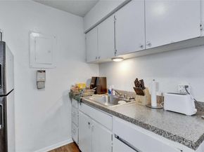 2803 Hemphill PARK B106, Austin TX 78705