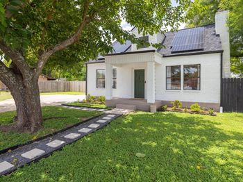1802 Magnolia DR