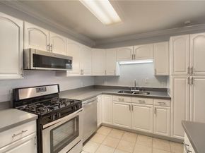 1304 Summit ST 107, Austin TX 78741