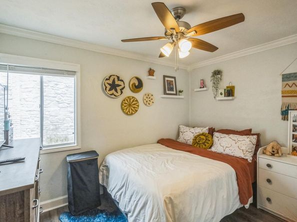 1304 Summit ST 107, Austin TX 78741
