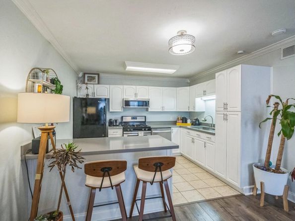 1304 Summit ST 107, Austin TX 78741