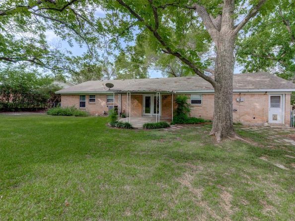 2502 Greenlawn PKWY, Austin TX 78757