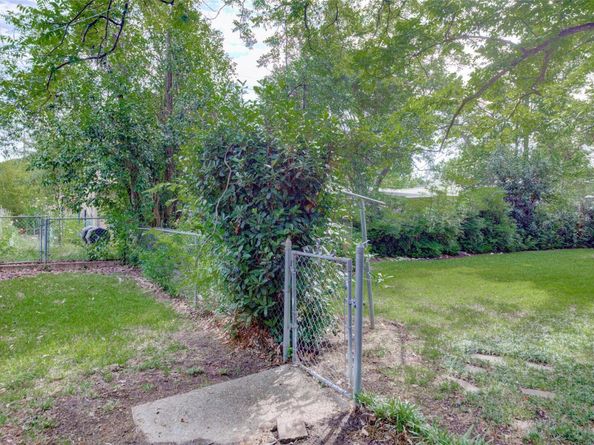 2502 Greenlawn PKWY, Austin TX 78757