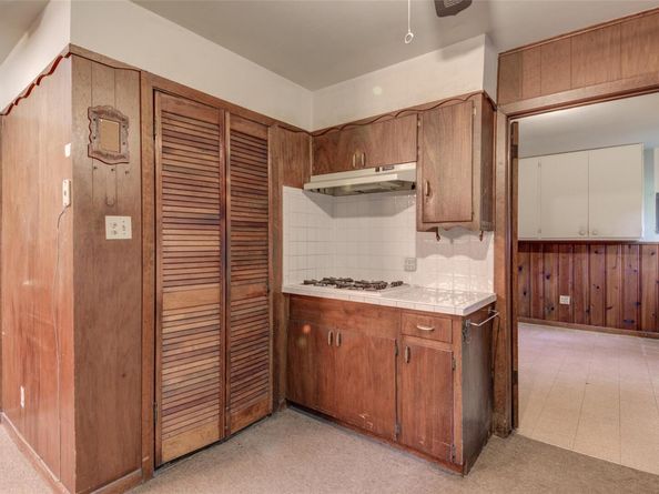 2502 Greenlawn PKWY, Austin TX 78757