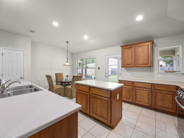 2801 Stirrup CV, Leander TX 78641